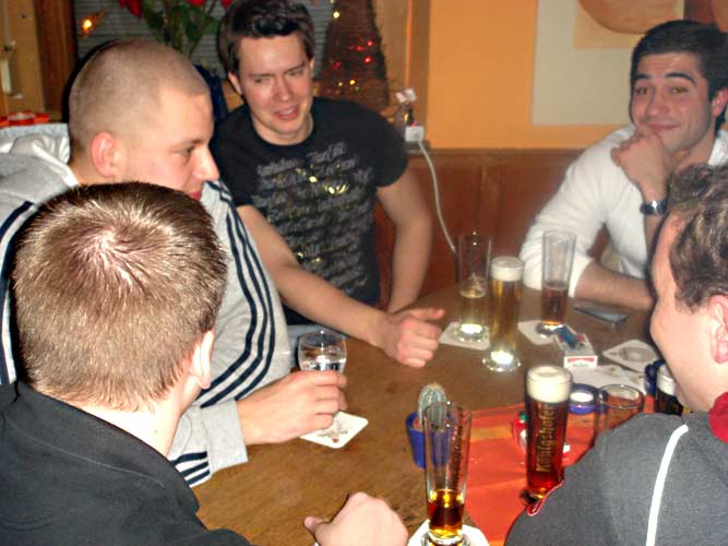 K&ouml;nigshof-Brauerei etabliert sich im Caf&eacute; Konkurs