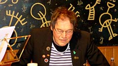 Jari Banas erzählt "Karl Marx - Erkenntnisse eines Filzstiftschwingers"