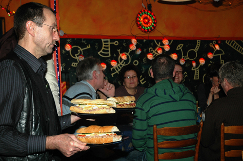 Bild zu Scheinheiligabend im Caf&eacute; Konkurs